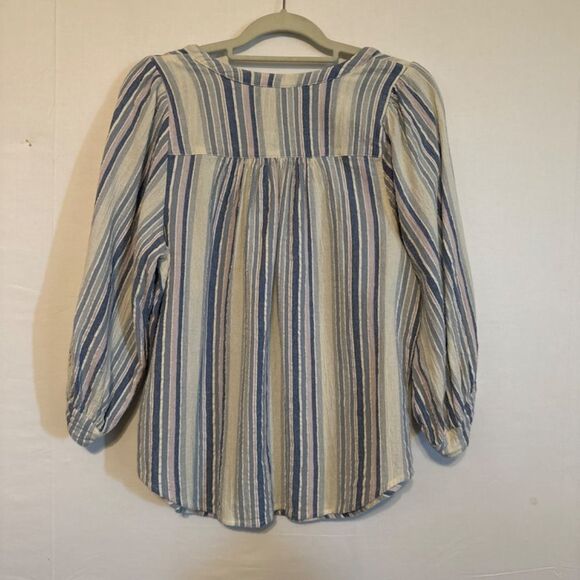 Chaps top small white, blues, lavender - Picture 3 of 4